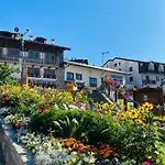 Apartment Clotes Modern Apartment, 50m From Slopes - Sleeps 6-8, 2 Bath - Sauzeholiday *