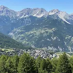 Clotes Modern Apartment, 50m From Slopes - Sleeps 6-8, 2 Bath - Sauzeholiday Apartment *