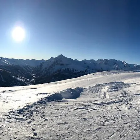 Apartman Clotes Modern Apartment, 50m From Slopes - Sleeps 6-8, 2 Bath - Sauzeholiday Oulx