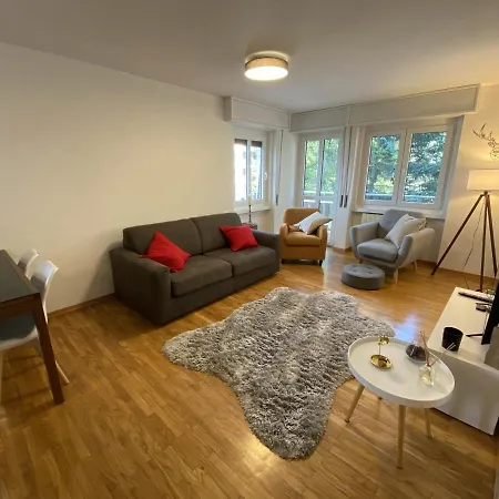 Clotes Modern Apartment, 50m From Slopes - Sleeps 6-8, 2 Bath - Sauzeholiday Appartement Oulx