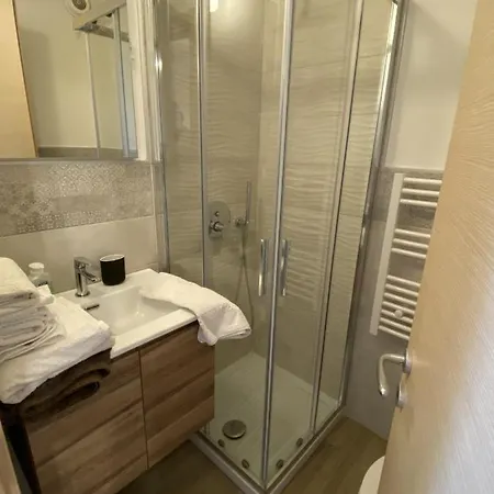 Apartman Clotes Modern Apartment, 50m From Slopes - Sleeps 6-8, 2 Bath - Sauzeholiday Oulx