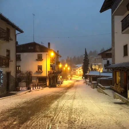 Clotes Modern Apartment, 50m From Slopes - Sleeps 6-8, 2 Bath - Sauzeholiday Apartman Oulx