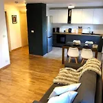 Clotes Modern Apartment, 50m From Slopes - Sleeps 6-8, 2 Bath - Sauzeholiday アパート