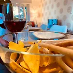 Clotes Modern Apartment, 50m From Slopes - Sleeps 6-8, 2 Bath - Sauzeholiday *