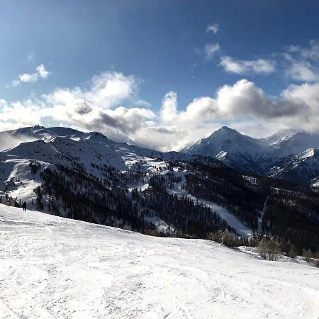 Apartmán Clotes Modern Apartment, 50m From Slopes - Sleeps 6-8, 2 Bath - Sauzeholiday *