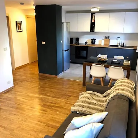 Clotes Modern Apartment, 50m From Slopes - Sleeps 6-8, 2 Bath - Sauzeholiday Apartment