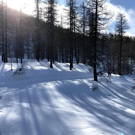 Clotes Modern Apartment, 50m From Slopes - Sleeps 6-8, 2 Bath - Sauzeholiday * Sauze D'Oulx