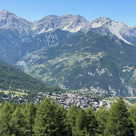 Clotes Modern Apartment, 50m From Slopes - Sleeps 6-8, 2 Bath - Sauzeholiday Apartment *