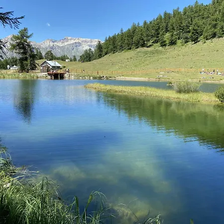 Apartment Clotes Modern Apartment, 50m From Slopes - Sleeps 6-8, 2 Bath - Sauzeholiday Sauze D'Oulx