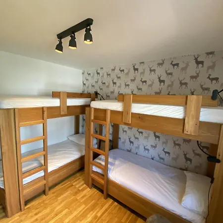 Clotes Modern Apartment, 50m From Slopes - Sleeps 6-8, 2 Bath - Sauzeholiday * Sauze D'Oulx