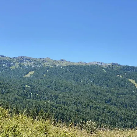 Clotes Modern Apartment, 50m From Slopes - Sleeps 6-8, 2 Bath - Sauzeholiday *