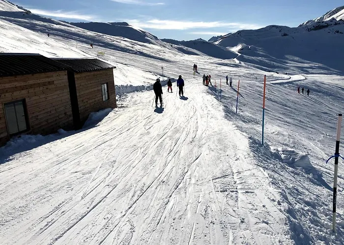Clotes Modern Apartment, 50m From Slopes - Sleeps 6-8, 2 Bath - Sauzeholiday * Oulx